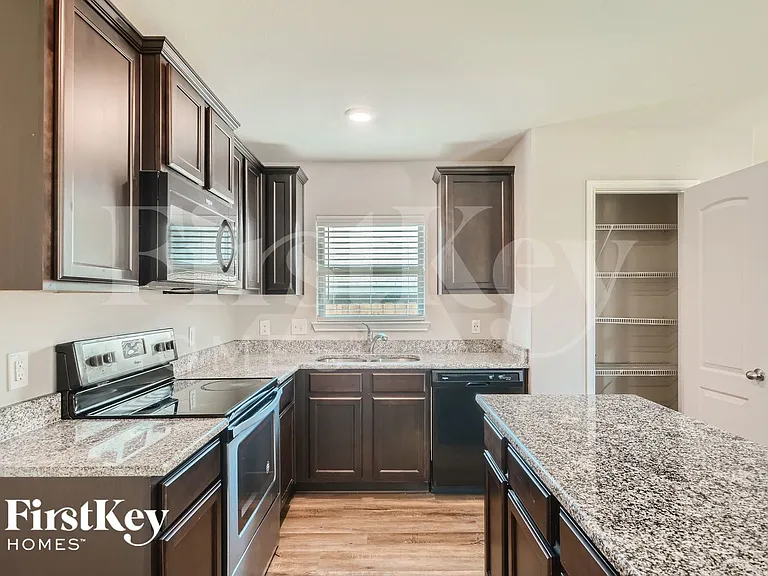 14259 Chaps Dr — Photo 10