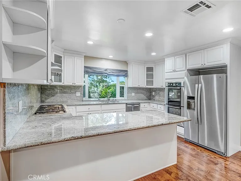 5437 Castle Knoll Rd — Photo 7