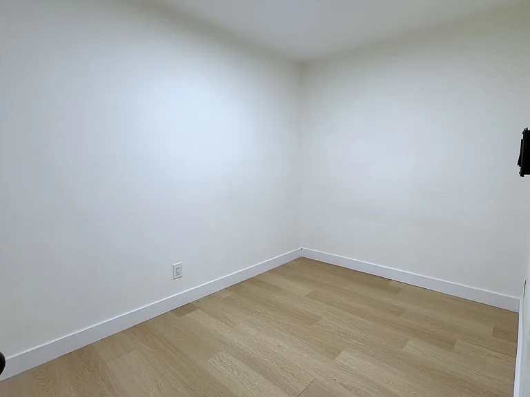 420 Eglinton Ave E #301 — Photo 10