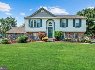 4 Curtis Ln, Mount Holly, NJ 08060