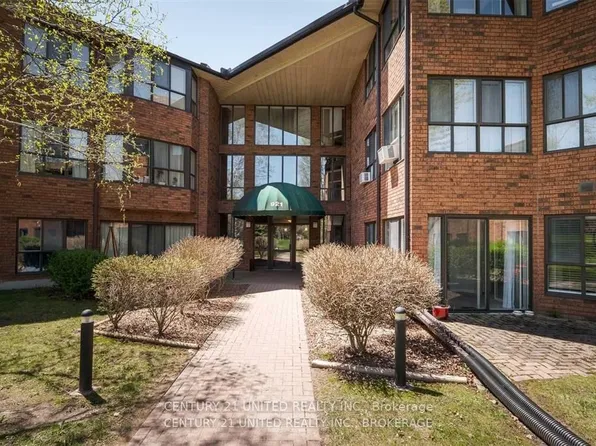 921 Armour Rd #114, Peterborough, ON K9H 7K5