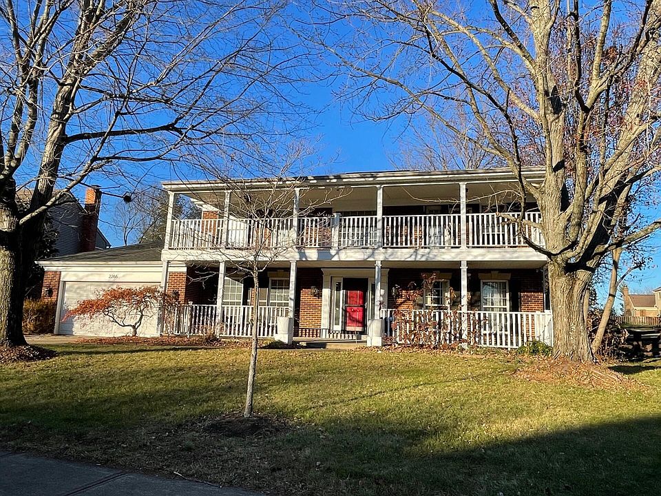 1st image of 2266 Forest Lawn Dr