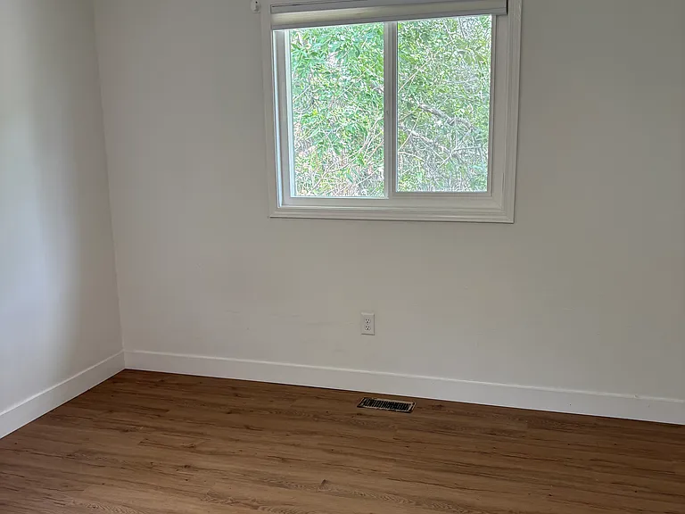 105 E Chester St #A — Photo 9