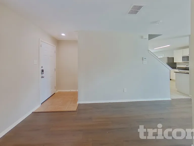 1221 Dianthus Dr — Photo 5