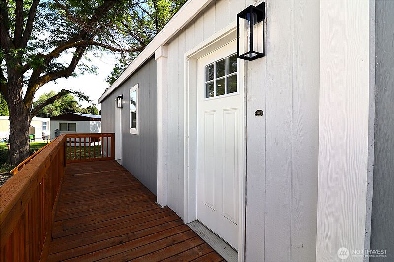 5th image of 1060 N Wenas Road #9