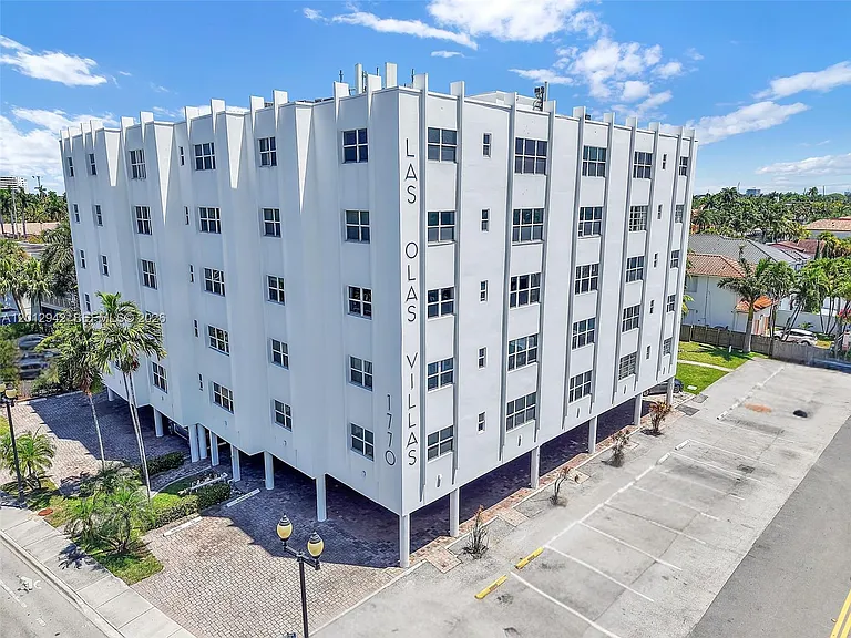 1770 E Las Olas Blvd #505 — Photo 41