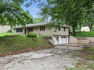 106 E Forrest Ln, Excelsior Springs, MO 64024