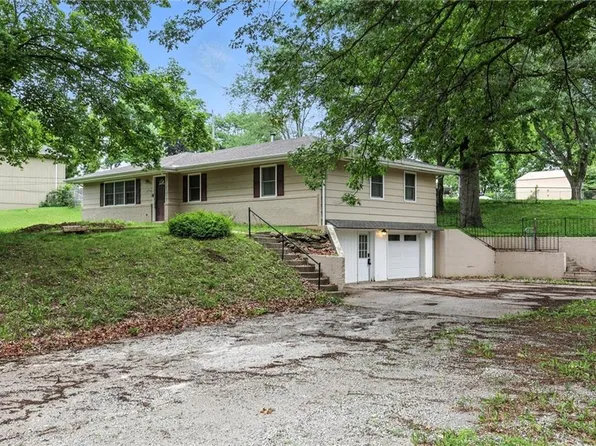 106 E Forrest Ln, Excelsior Springs, MO 64024