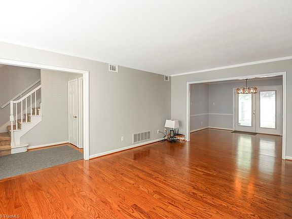4th image of 5121 Lawndale Dr APT B