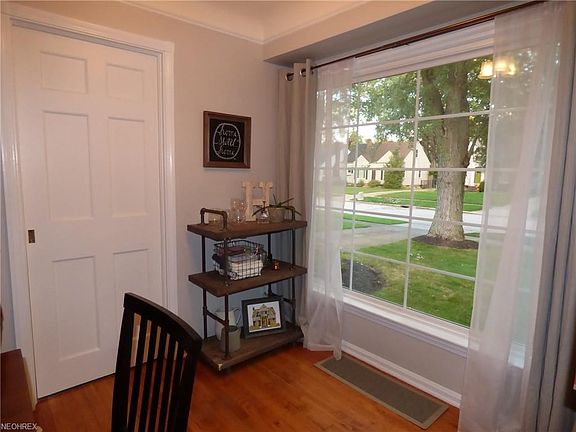 4th image of 4606 W 226th St