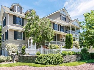 124 Prime Ave, Huntington, NY 11743