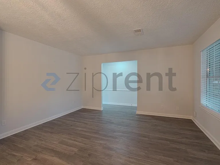 15443 Blackhawk Blvd — Photo 8