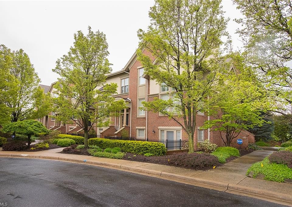 1st image of 14 Astor Pl