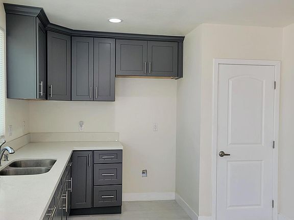 3rd image of 12725 S Graystone Ave