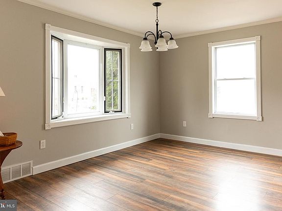 3rd image of 308 Perkiomen Ave