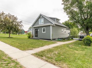 511 6th St, Washburn, ND 58577