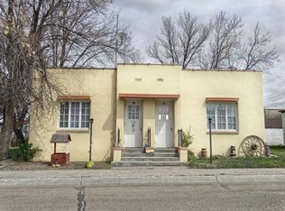 112 5th St W, Chinook, MT 59523
