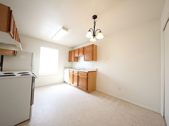 4th image of 1604 Windward Dr #A