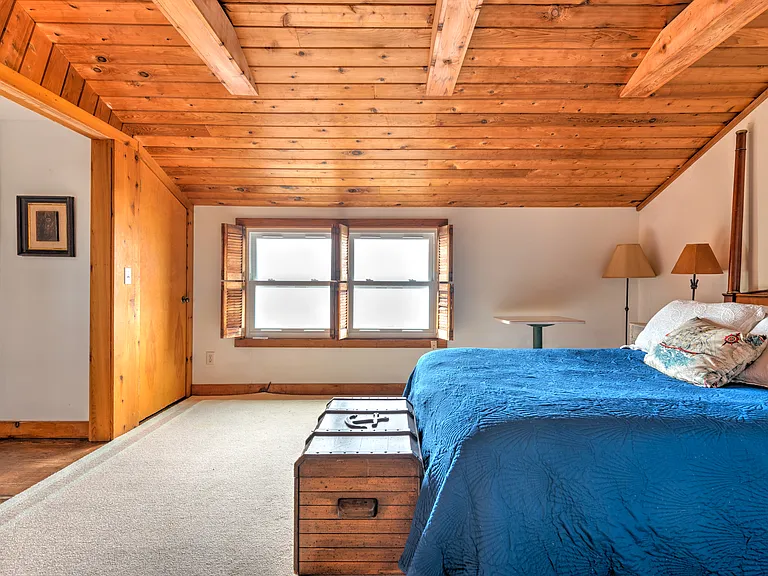 21 E Beach Dr — Photo 13