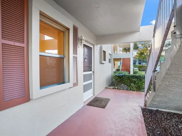 3071 Holiday Springs Blvd APT 102, Pompano Beach, FL 33063
