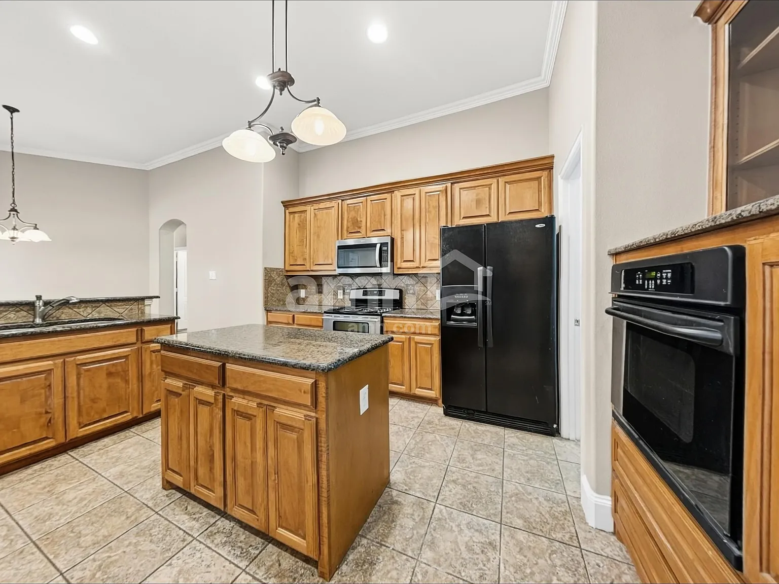 4 bed, 2.5 bath, 2855 sqft, $2,795 — Photo 3
