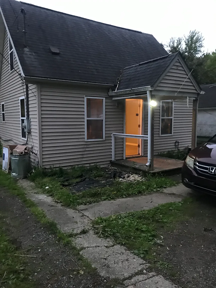 2385 Utley Rd photo 1
