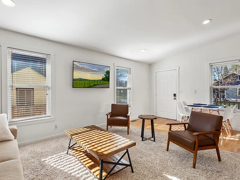 2108 E Lakeside Ave — Photo 14