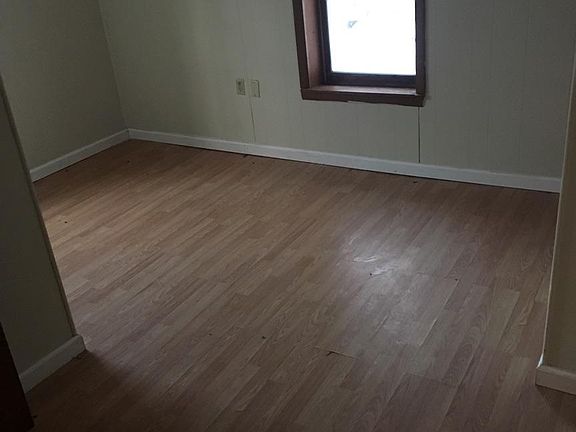 4th image of 128 Westwood Dr #B