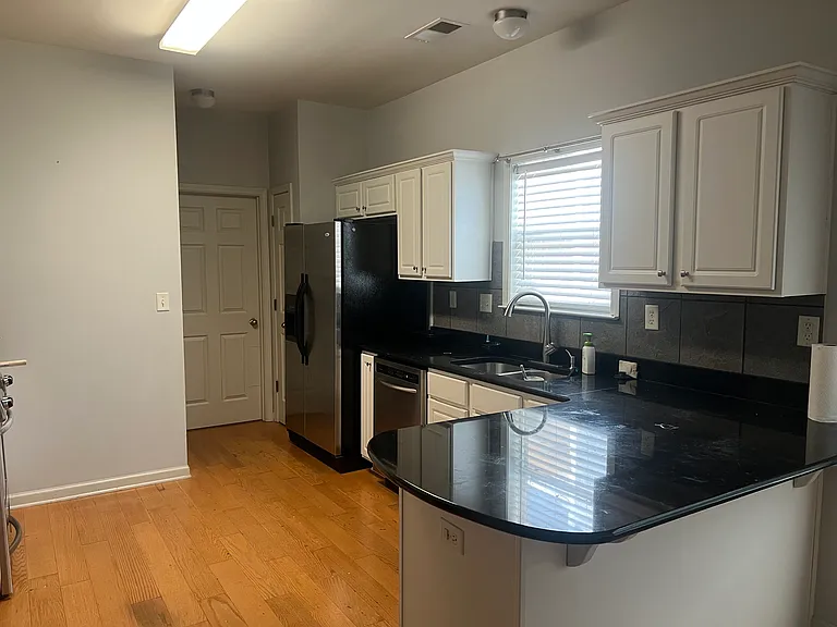 1353 Island Shore Dr — Photo 2