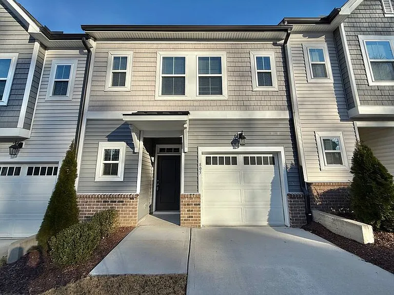 805 Star Ridge Dr — Photo 1