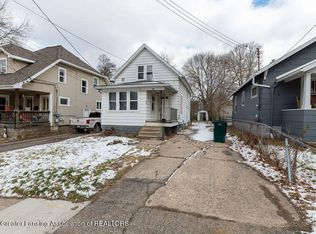 1037 Dakin St, Lansing, MI 48912