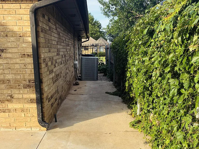 9912 Birkenhead Ct — Photo 37