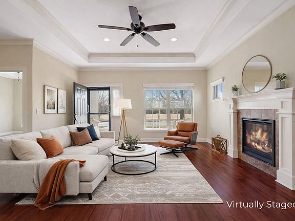 2nd image of 656 Baker St