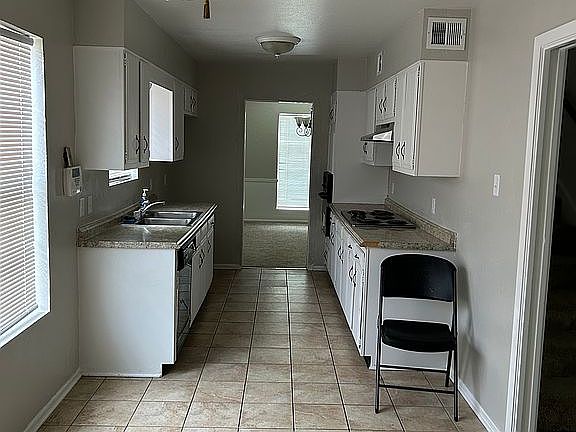 4th image of 439 Yorktown Ln