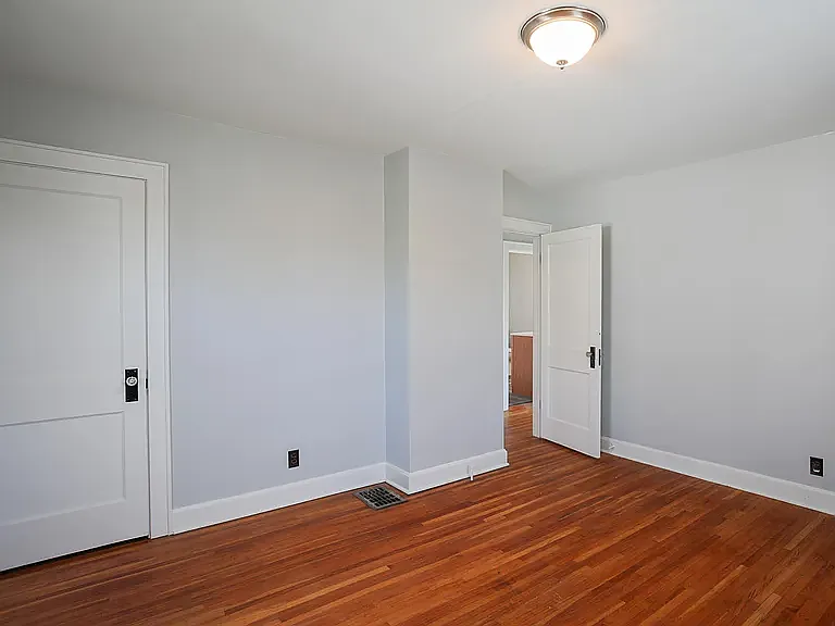 3 bed, 1512 sqft, $1,800 — Photo 2