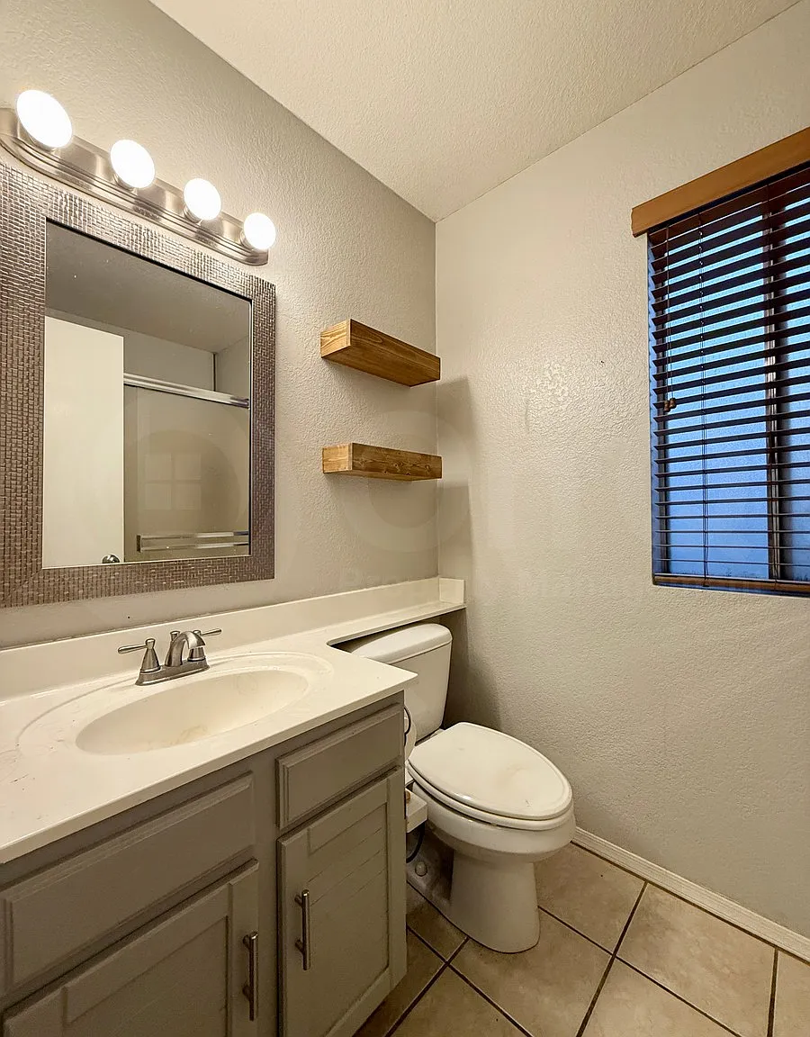 2 bed, 2.0 bath, 1000 sqft, $1,800 — Photo 4