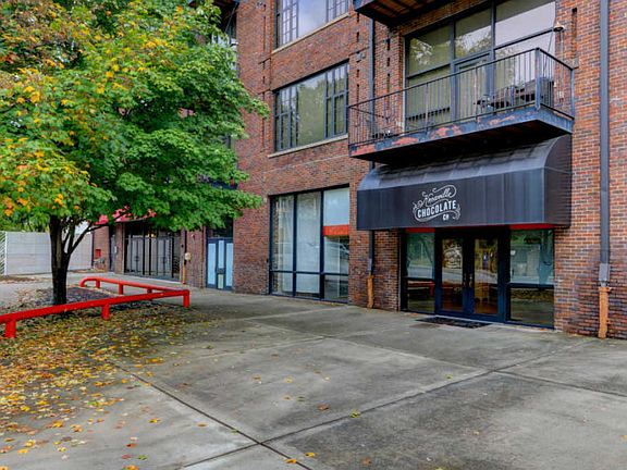 5th image of 1060 Worlds Fair Park Dr Unit 506