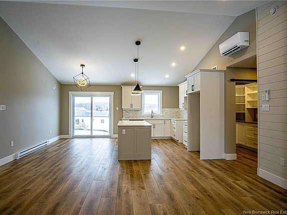 4th image of 13 Geyssen Ct