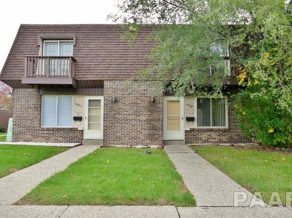 4040 N Westport Ct, Peoria, IL 61615