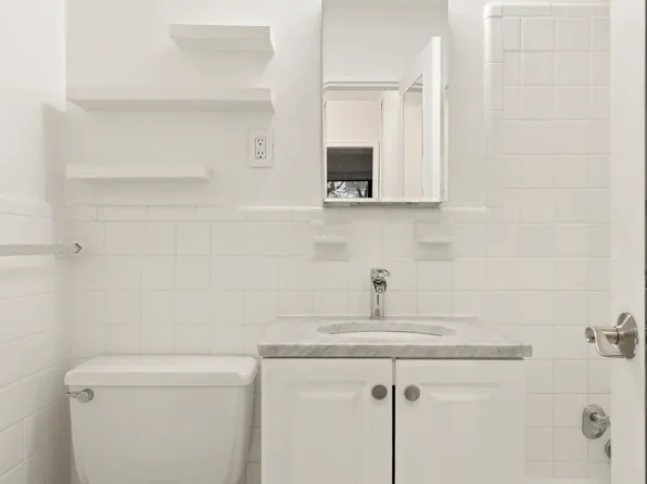 200 East 27th Street image 6 of 12