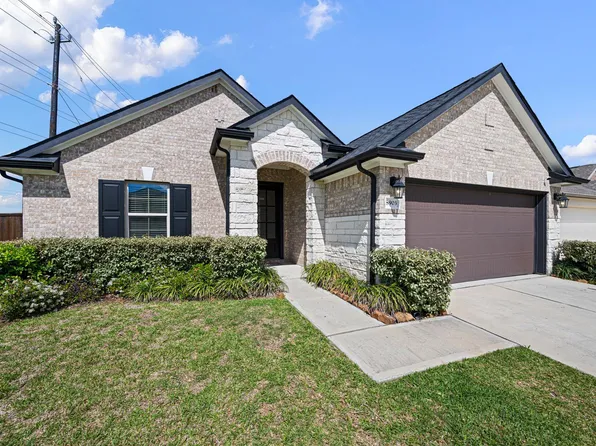 8903 Brazos Dr, Baytown, TX 77521