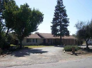 2545 Boundary Line Rd, Laton, CA 93242