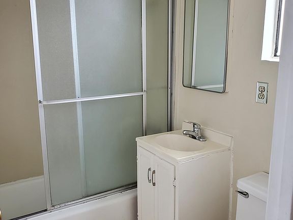 5th image of 2100 Artesia Blvd #9bf3hgqms