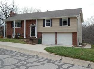 6618 NW Lawson Ln, Parkville, MO 64152
