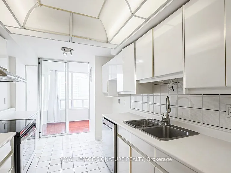 7250 Yonge St #1003 — Photo 25