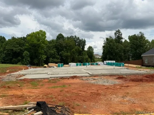 1008 Sunfield Dr, Prattville, AL 36066