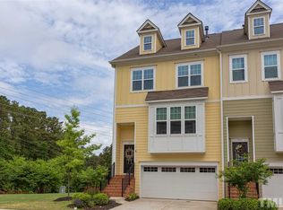 726 Edgewater Ridge Ct, Apex, NC 27523