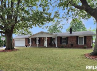 3824 Greenfield Rd, Quincy, IL 62305