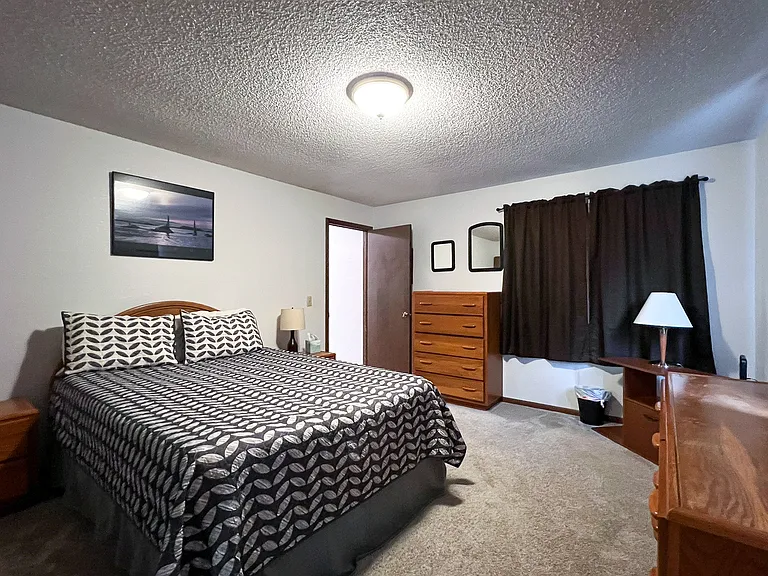 4731 Mills Dr — Photo 8