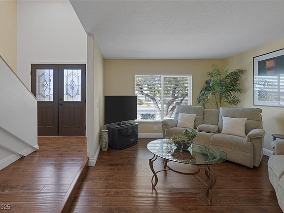2nd image of 645 Paloma Dr